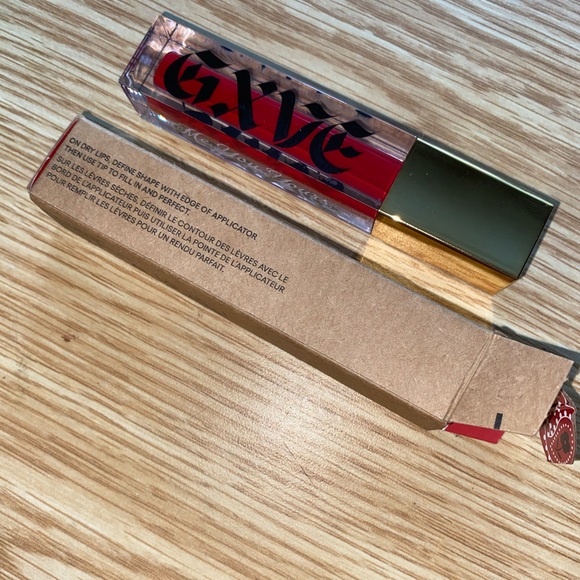 NIB - GXVE BY GWEN STEFANI
I’m Still Here Longwear for lips - Picture 10 of 13